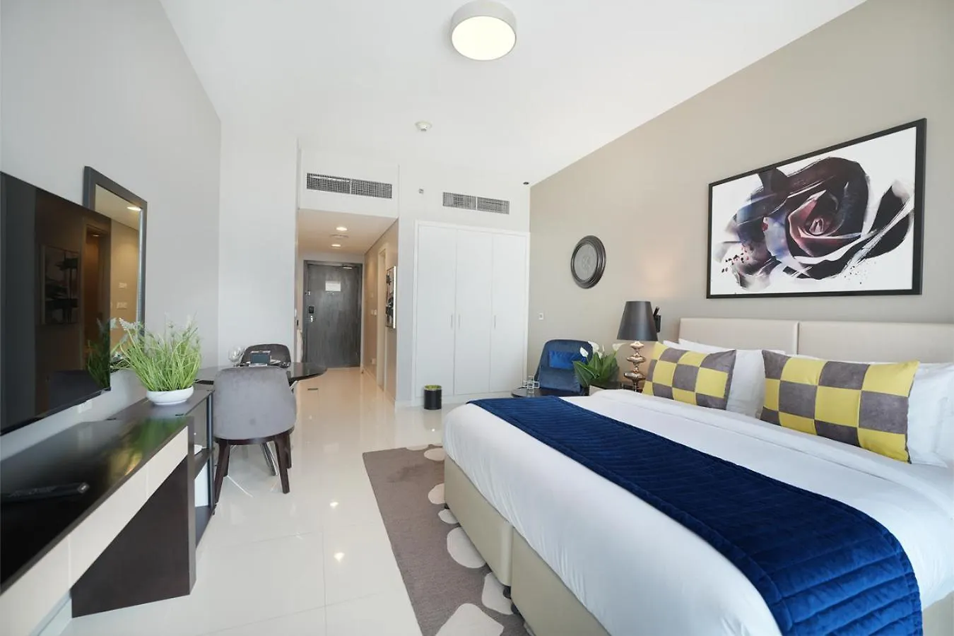 Easygo- Stylish Stu In Damac Hills Artesiad Apartment Dubai