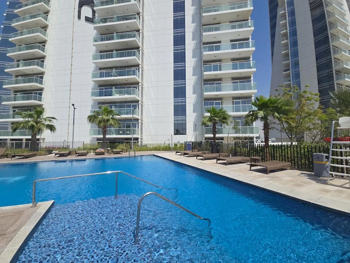 Easygo- Stylish Stu In Damac Hills Artesiad Apartment Dubai
