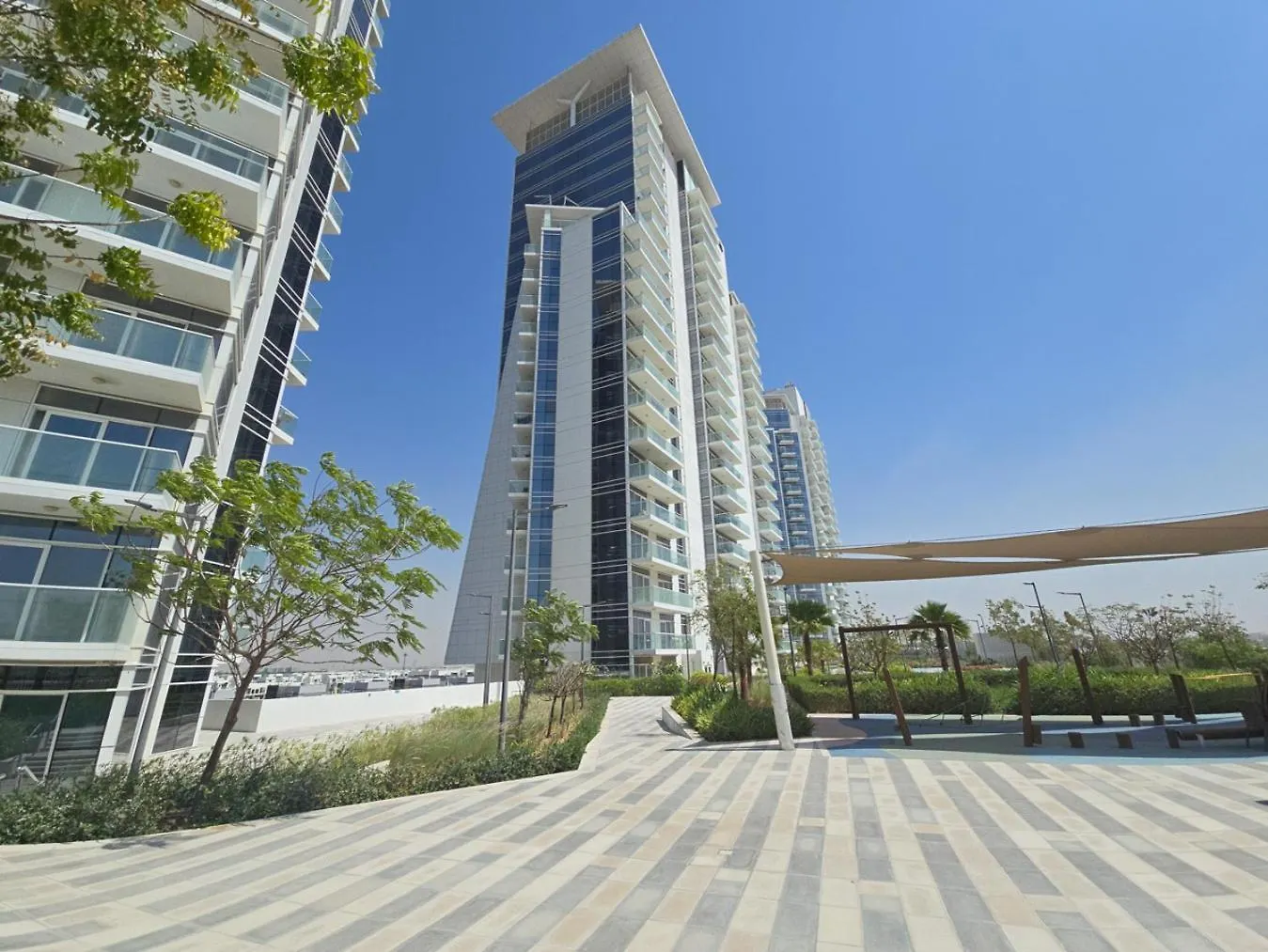 Easygo- Stylish Stu In Damac Hills Artesiad Apartment Dubai